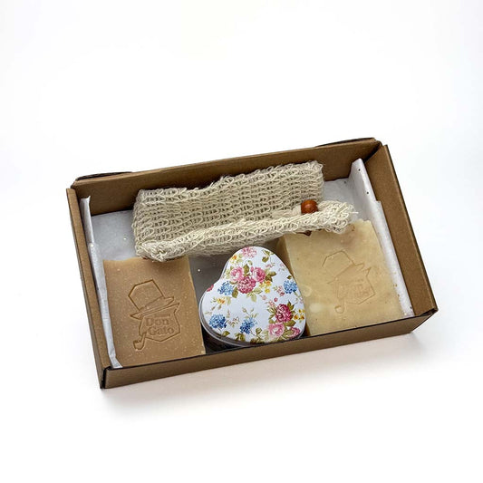 Soft Embrace Gift Set (2 bars + heart-shaped candle)